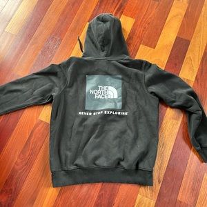 Men’s medium north face sweatshirt